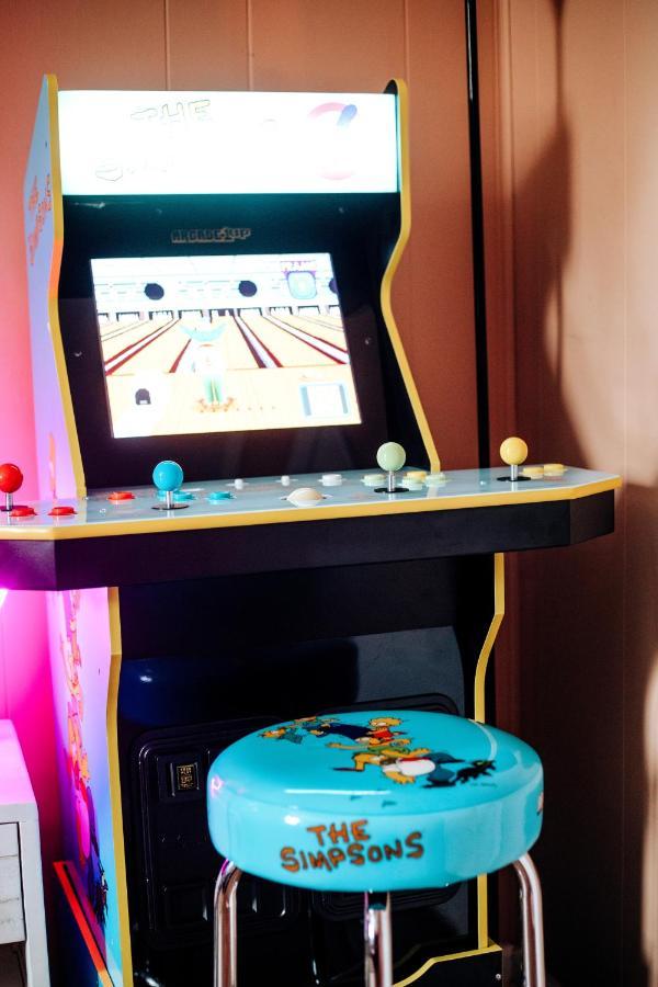 Giggling Creek Cottage - Bedjet! King Sized! Gazebo, 45 Acres, Arcades, Nintendo, More Henry المظهر الخارجي الصورة